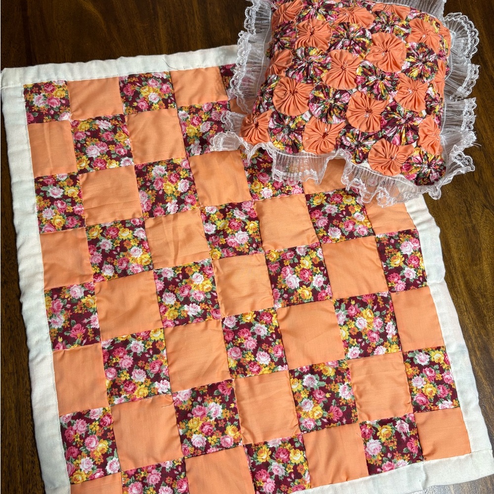 Floral Patchwork Quilt and Pillow Set